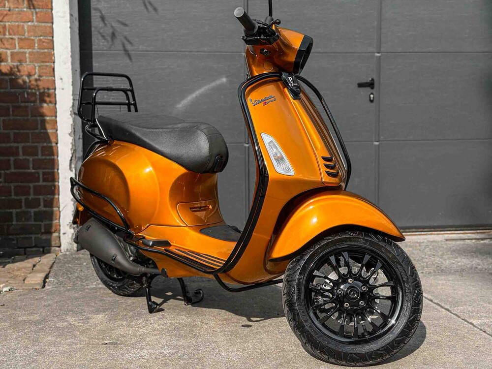 Vespa Sprint 4T (CUSTOM) 2014, F-512-XF Scooter