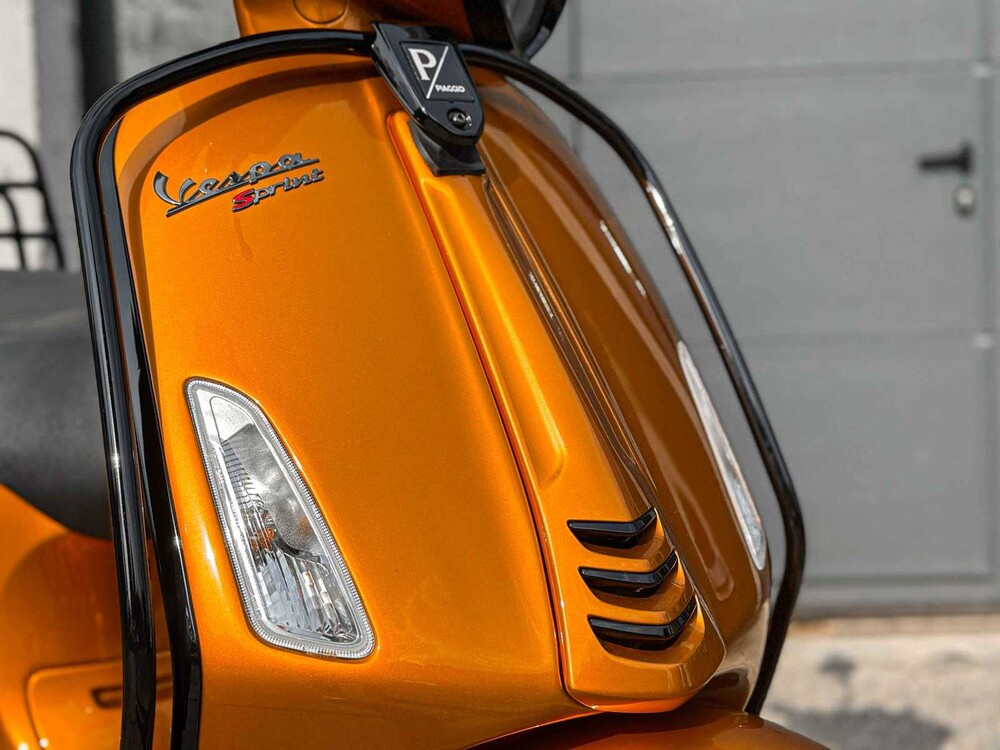 Vespa Sprint 4T (CUSTOM) 2014, F-512-XF Scooter