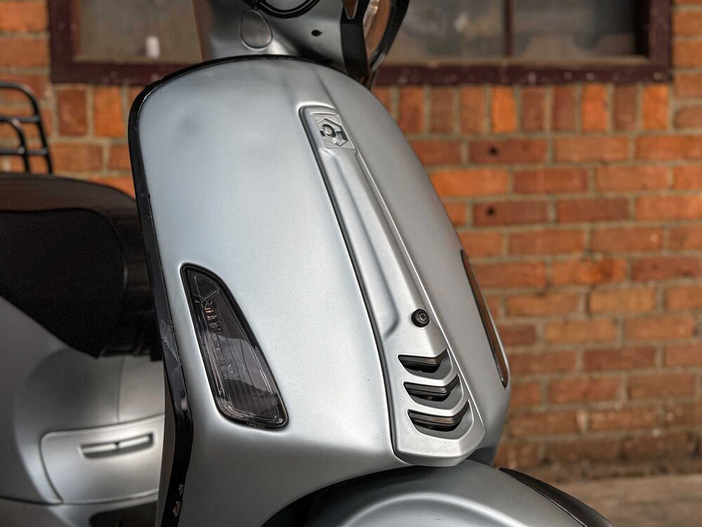 Vespa Sprint Primavera 4T 2016 (CUSTOM), DGN-46-R Scooter