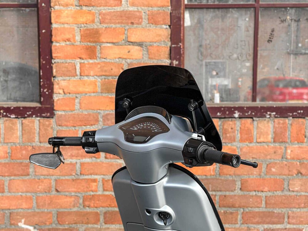 Vespa Sprint Primavera 4T 2016 (CUSTOM), DGN-46-R Scooter