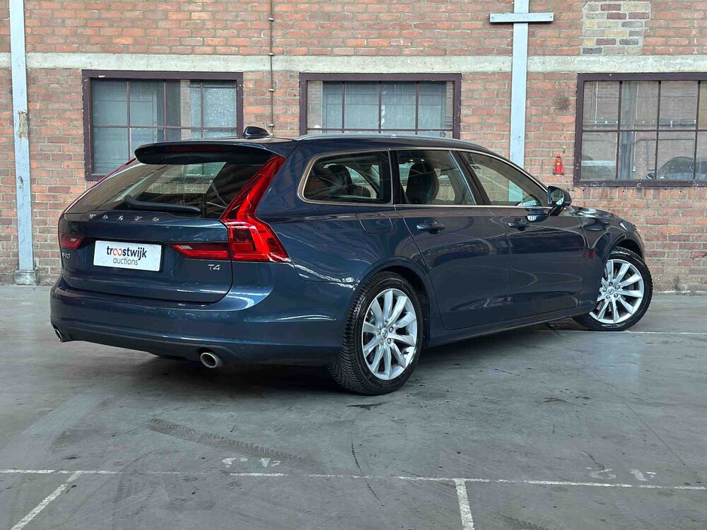 Volvo V90 2.0 T4 Momentum Pro 190pk 2019, XX-067-J