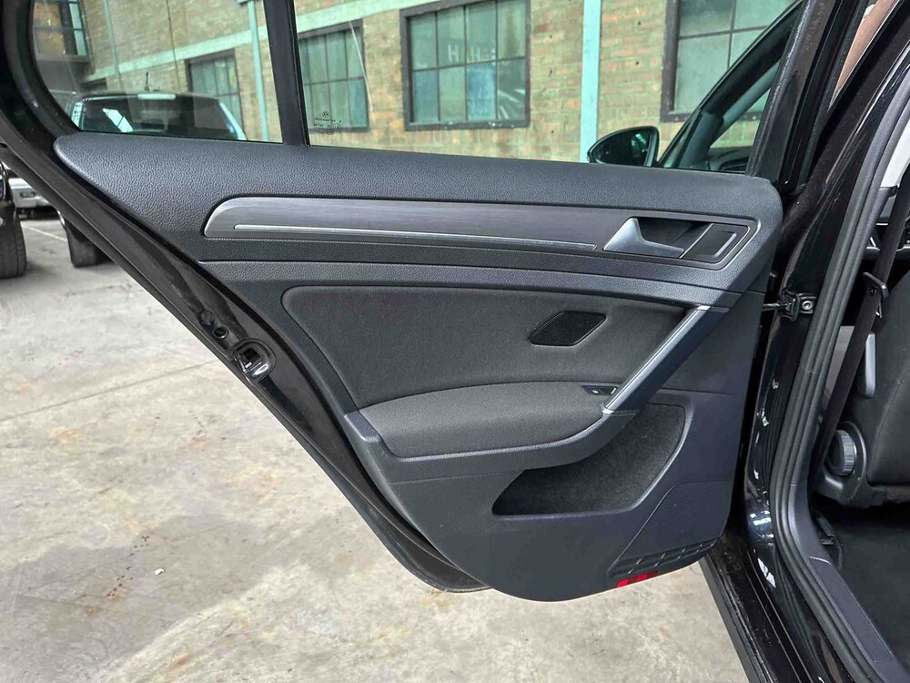 Volkswagen e-Golf 136pk 2019 (Origineel-NL), ZF-315-L