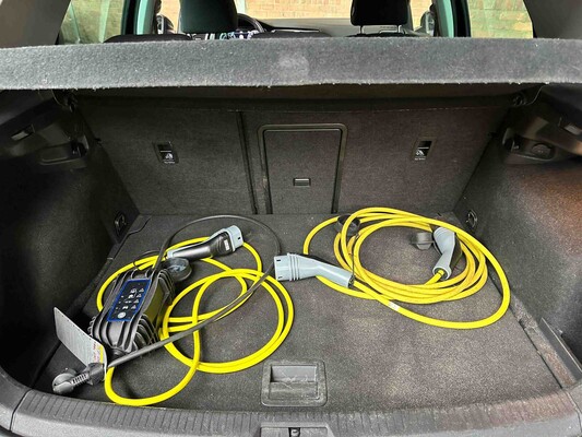 Volkswagen e-Golf 136PS 2019 (Original-NL), ZF-315-L