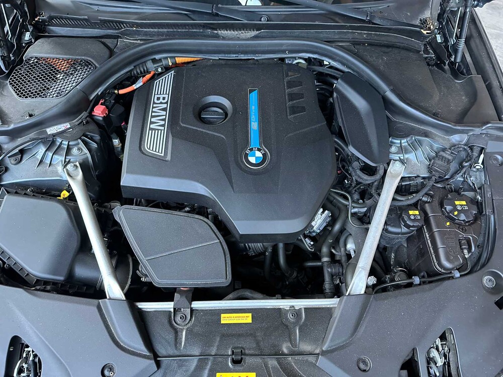 BMW 530e iPerformance High Executive 184PS 2018 5er, SH-236-P