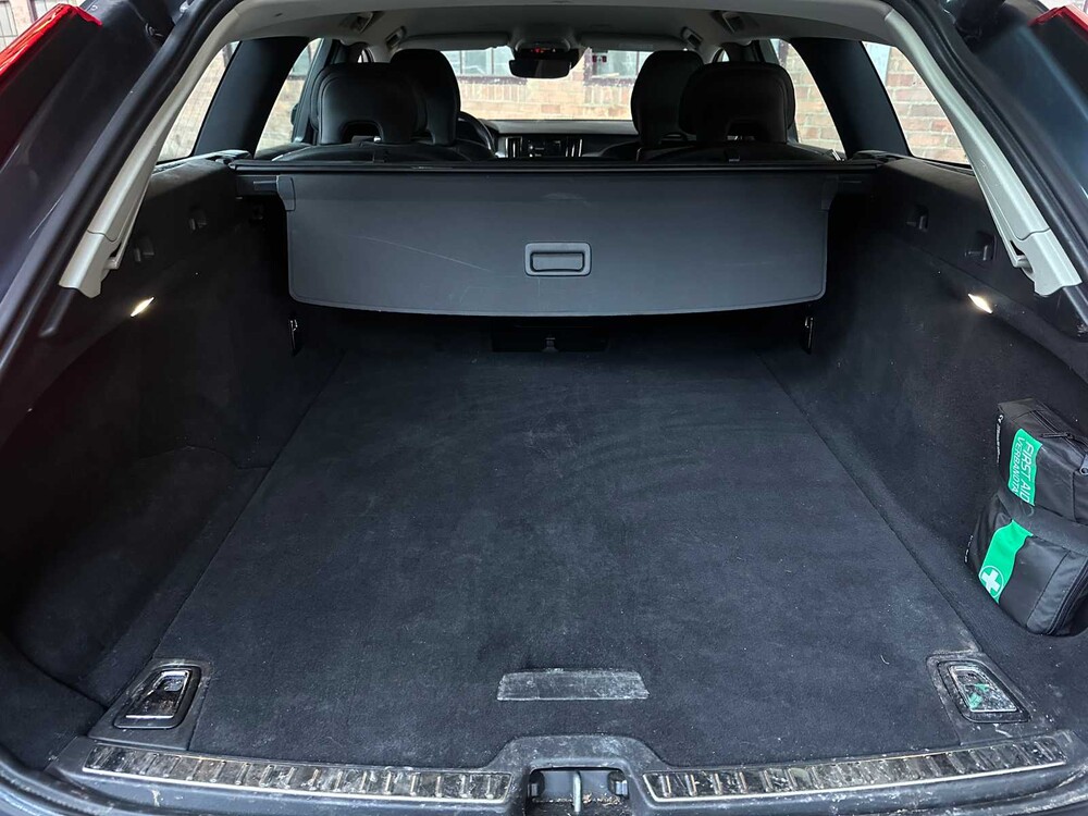 Volvo V90 2.0 T4 Momentum Pro 190PS 2019, XX-067-J