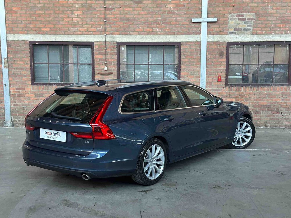 Volvo V90 2.0 T4 Momentum Pro 190PS 2019, XX-067-J