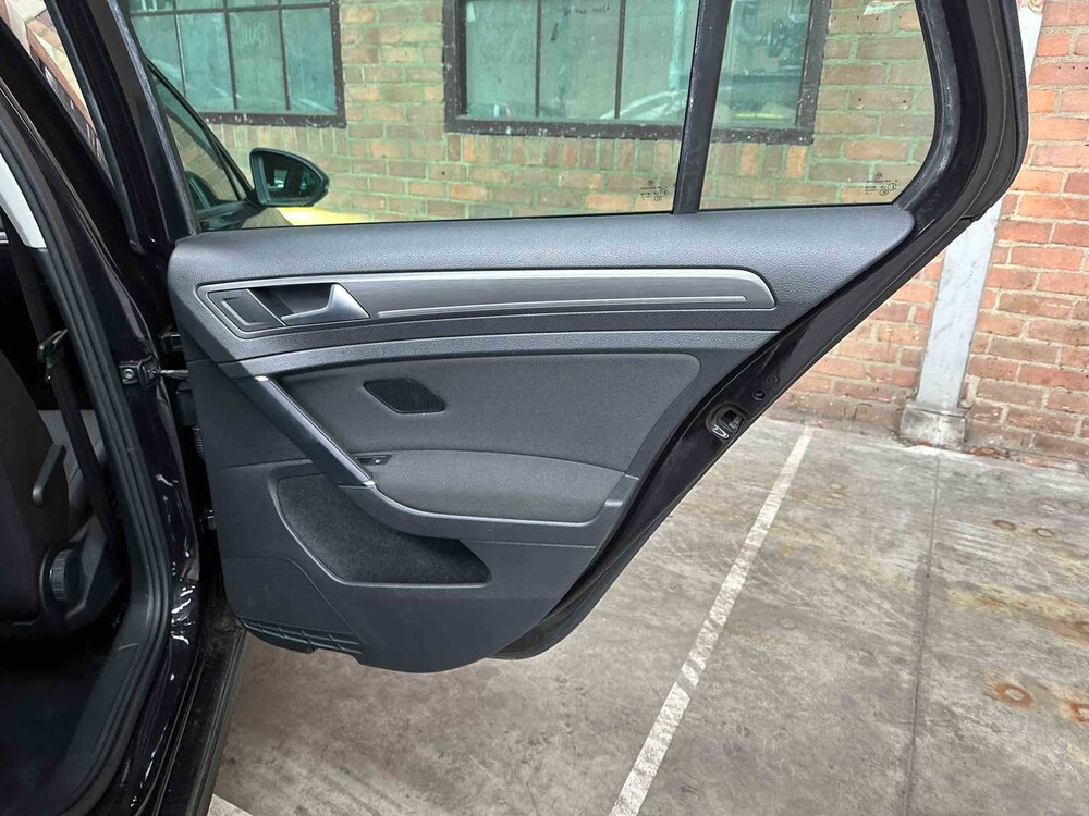 Volkswagen e-Golf 136PS 2019 (Original-NL), ZF-315-L