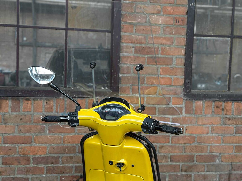 Vespa Sprint 4T Piaggio 2015, F-730-VL Motorroller 