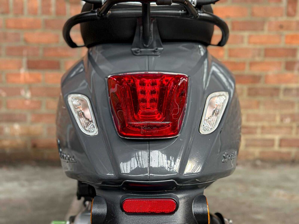 Vespa Sprint 4T 49cc 2014, F-768-VR Roller