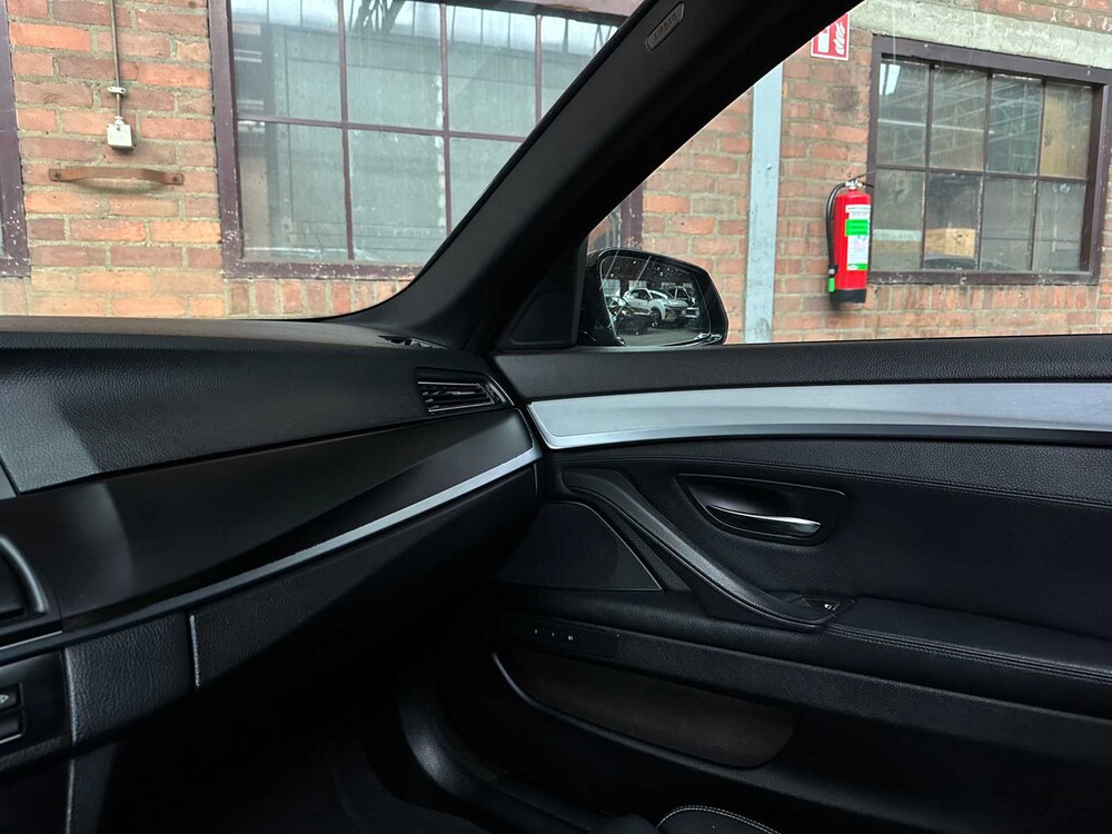 BMW 528i High Executive 245pk 2015, GK-521-L