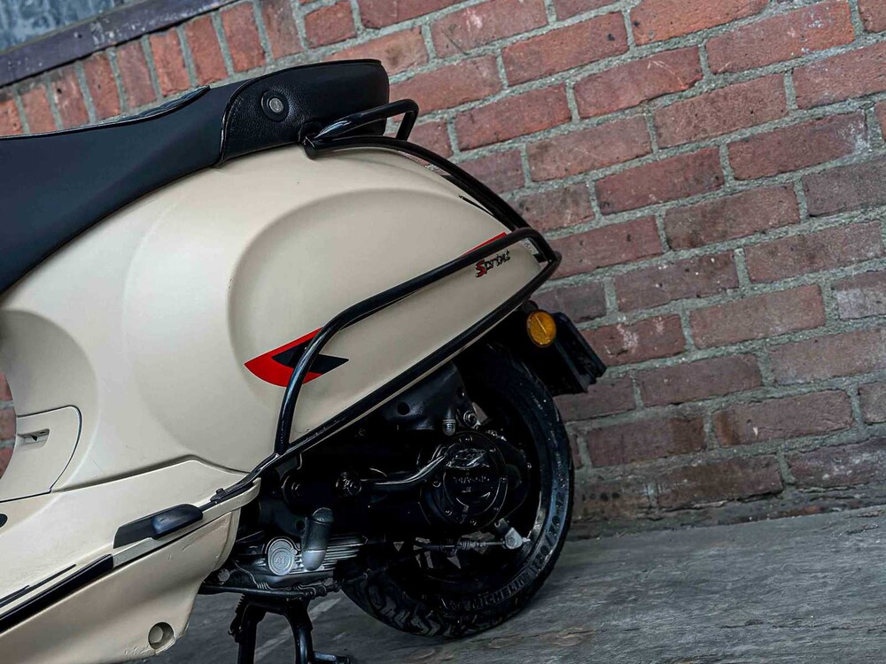 Vespa Sprint 4T Piaggio 2015, DDN-53-B Scooter