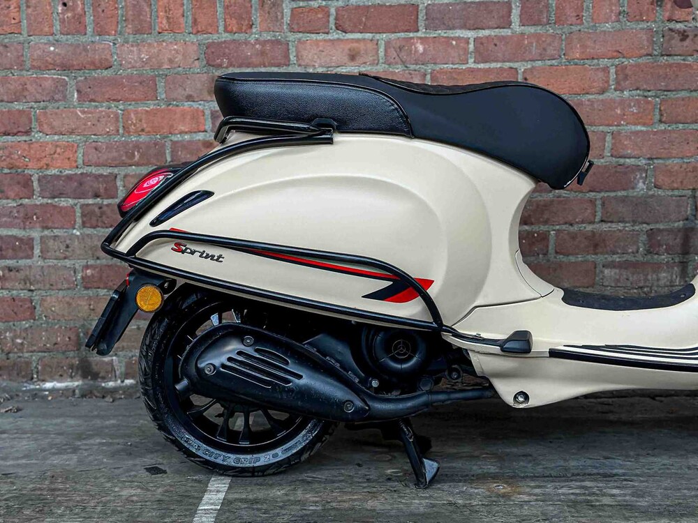 Vespa Sprint 4T Piaggio 2015, DDN-53-B Scooter