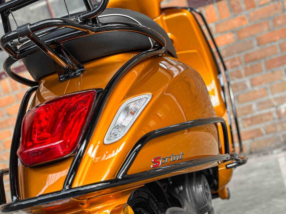 Vespa Sprint 4T (CUSTOM) 2014, F-512-XF Scooter