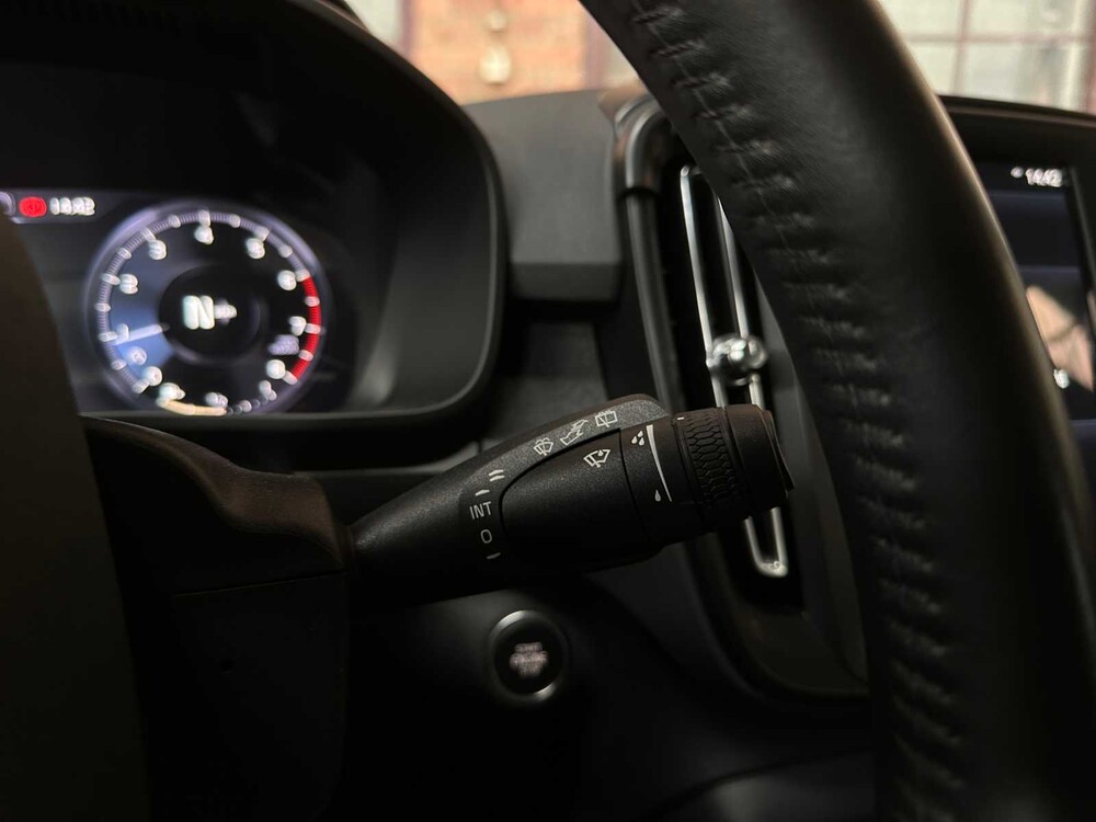 Volvo XC40 1.5 T2 Momentum Core 129hp 2020, K-978-DX