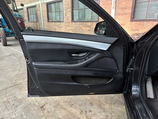 BMW 528i High Executive 245pk 2015, GK-521-L