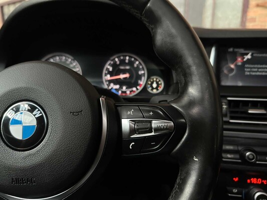 BMW 528i High Executive 245pk 2015, GK-521-L