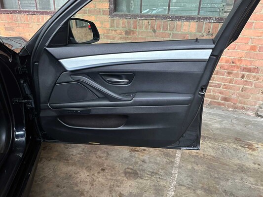 BMW 528i High Executive 245pk 2015, GK-521-L