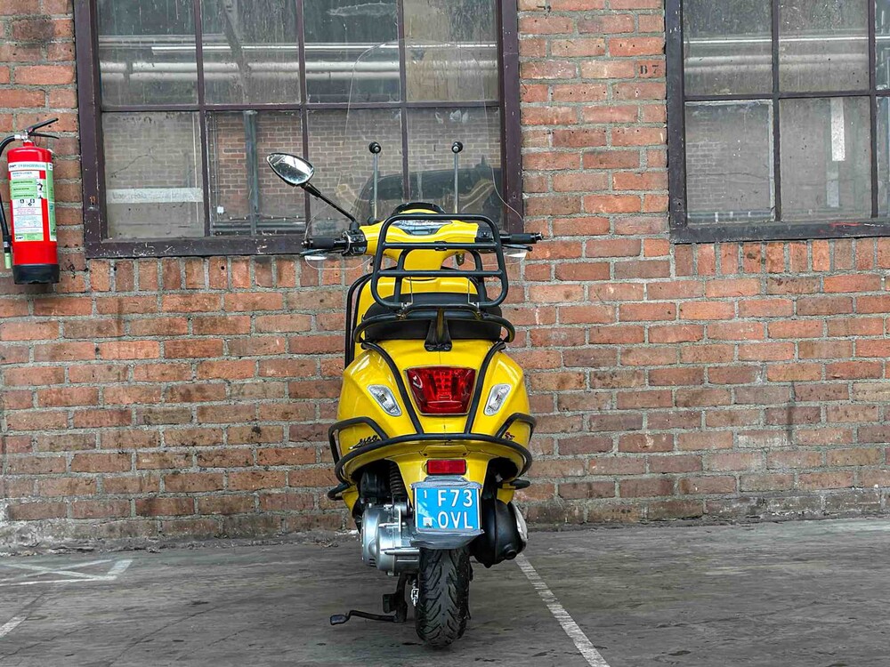 Vespa Sprint 4T Piaggio 2015, F-730-VL Motorroller 