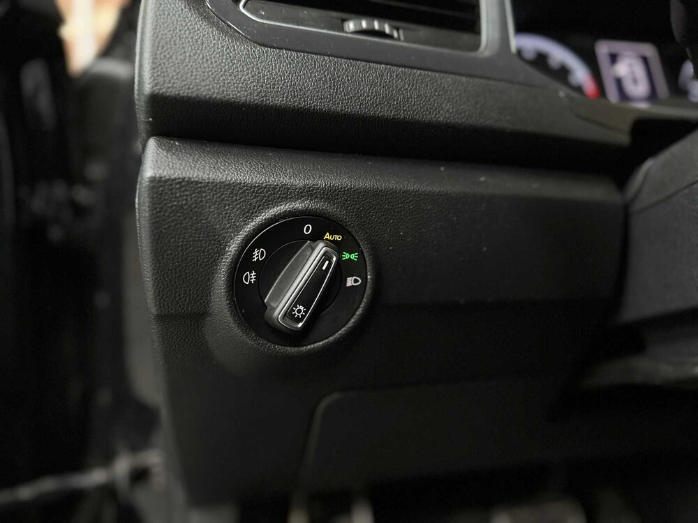 Volkswagen T-Roc 1.5 TSI R-Line Sport Business R 150hp 2019, J-599-LZ