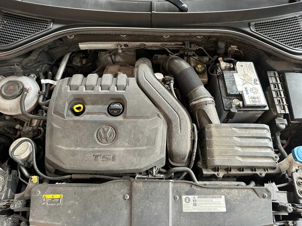 Volkswagen T-Roc 1.5 TSI R-Line Sport Business R 150hp 2019, J-599-LZ