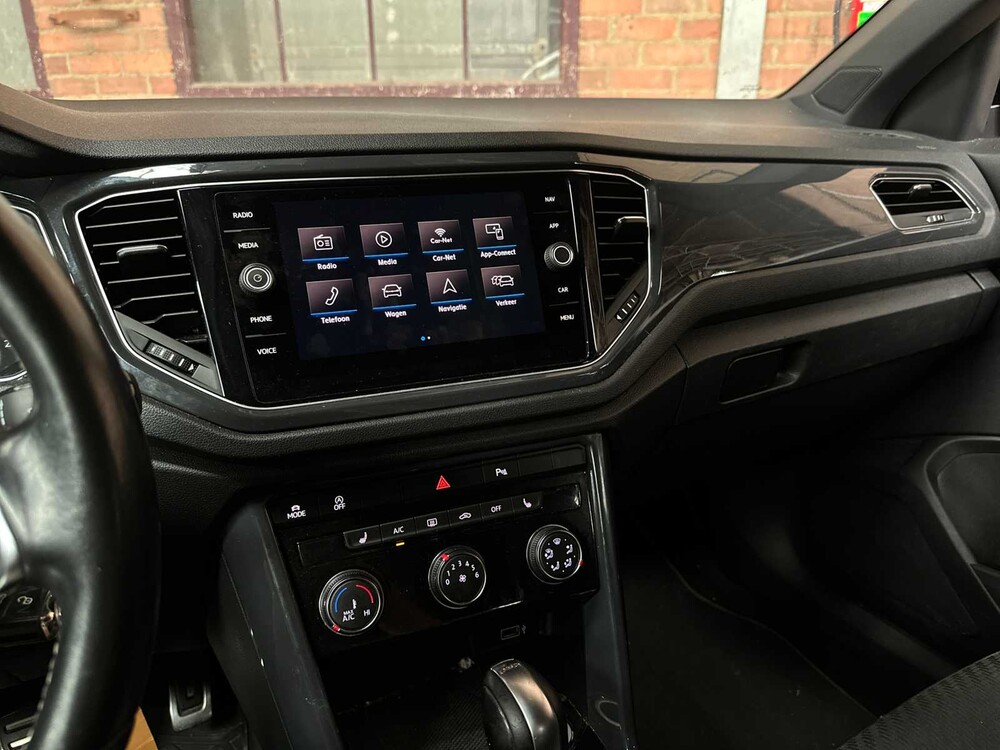 Volkswagen T-Roc 1.5 TSI R-Line Sport Business R 150hp 2019, J-599-LZ