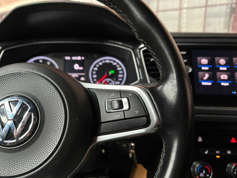 Volkswagen T-Roc 1.5 TSI R-Line Sport Business R 150hp 2019, J-599-LZ