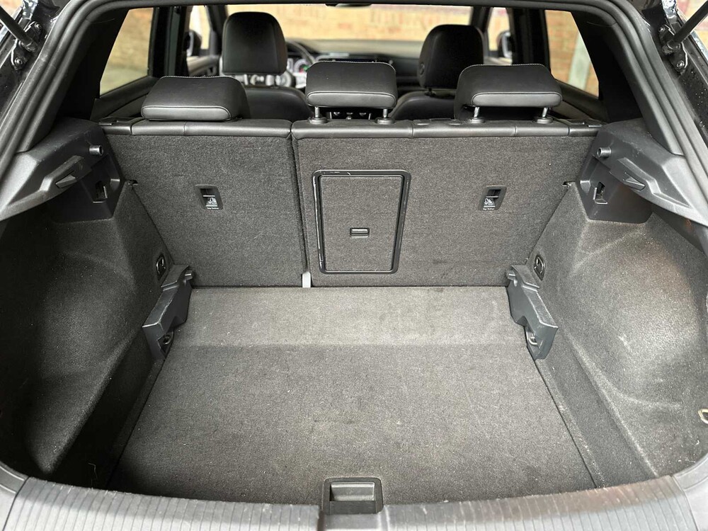 Volkswagen T-Roc 1.5 TSI R-Line Sport Business R 150hp 2019, J-599-LZ