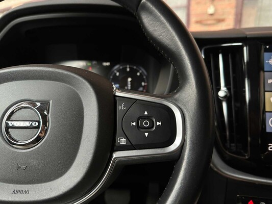 Volvo XC60 2.0 D4 AWD Momentum 190pk 2017, P-666-DB