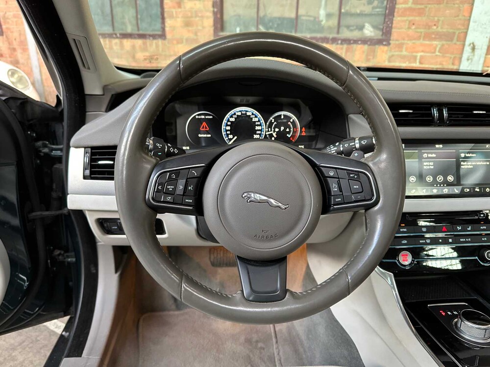 Jaguar XF 2.0d Portfolio 179PS 2017, ND-065-G