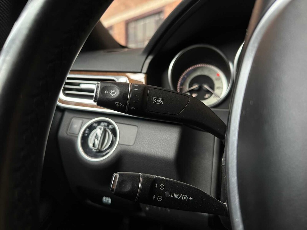 Mercedes-Benz E200 BlueTEC Ambition Avantgarde 136PS 2015 E-Klasse, KJ-641-X