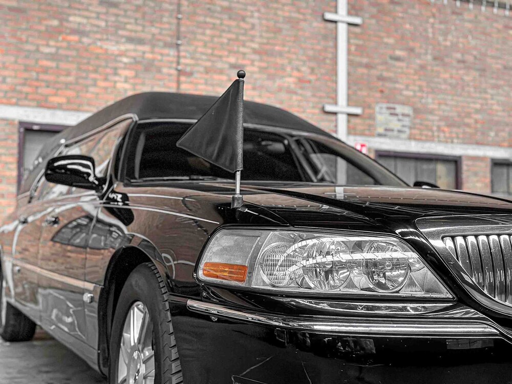 Lincoln Superior Coach Begrafenisauto Town Car 242pk 2009, 43-HRN-4 Youngtimer