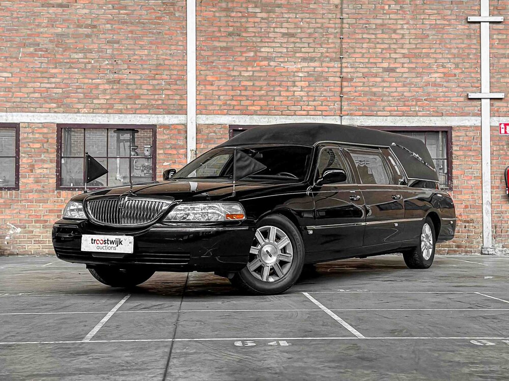 Lincoln Superior Coach Begrafenisauto Town Car 242pk 2009, 43-HRN-4 Youngtimer