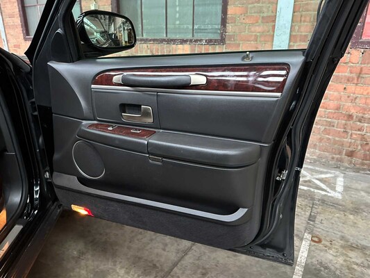 Lincoln Superior Coach Begrafenisauto Town Car 242pk 2009, 43-HRN-4 Youngtimer