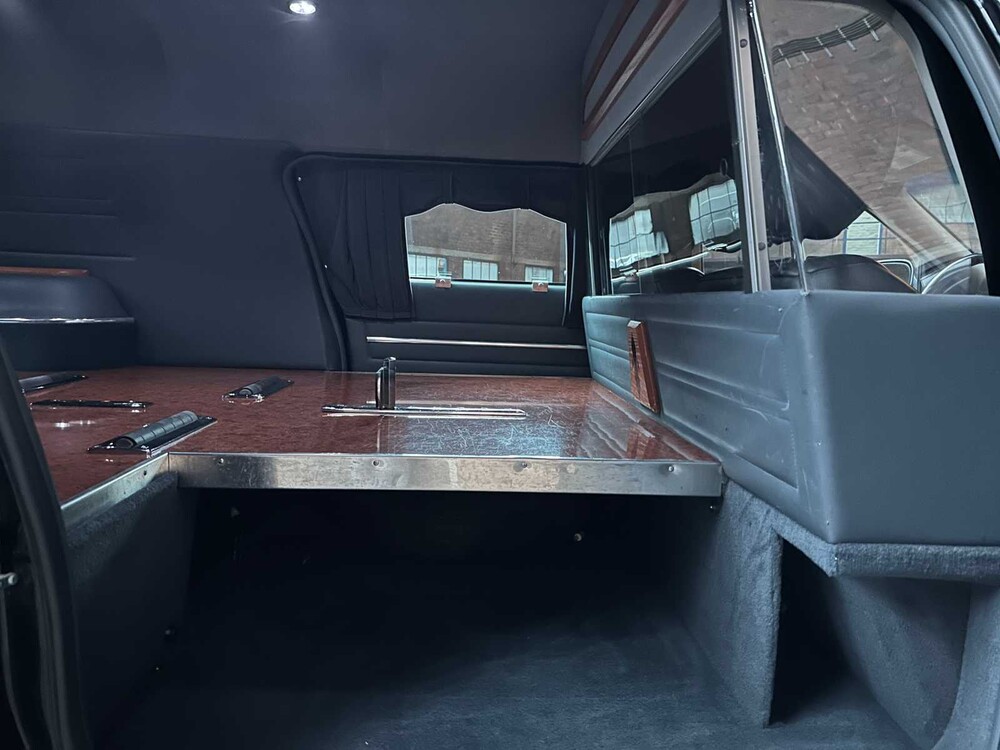 Cadillac DTS Superior Coach Begrafenisauto 305pk 2011, PP-415-P