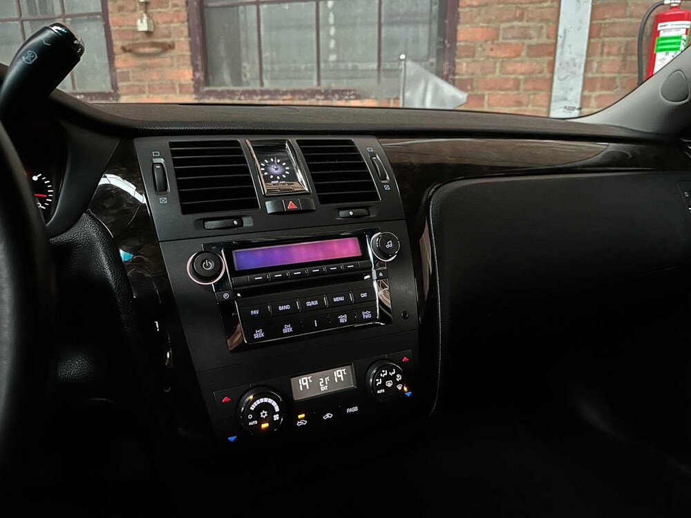 Cadillac DTS Superior Coach Begrafenisauto 305pk 2011, PP-415-P