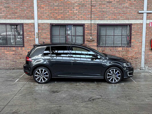 Volkswagen Golf GTE 1.4 TSI 150pk 2015, HH-798-L