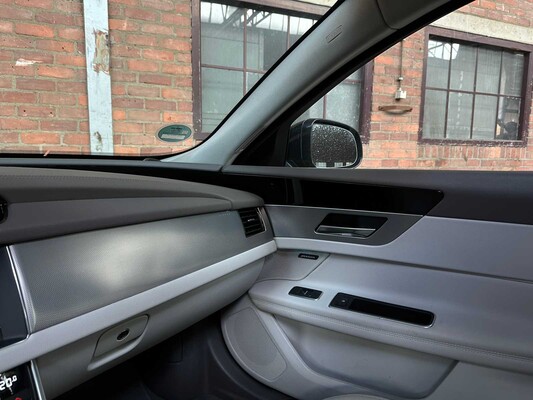 Jaguar XF 2.0d Portfolio 179pk 2017, ND-065-G
