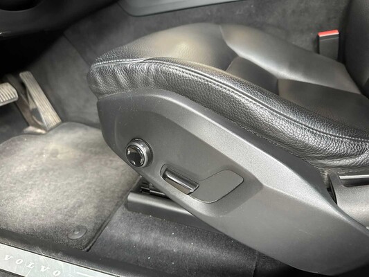 Volvo XC60 2.0 D4 AWD Momentum 190pk 2017, P-666-DB