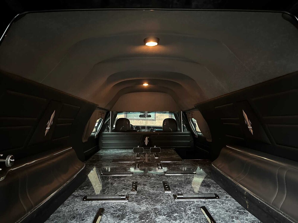 Lincoln Superior Coach Begrafenisauto Town Car 242pk 2009, 43-HRN-4 Youngtimer