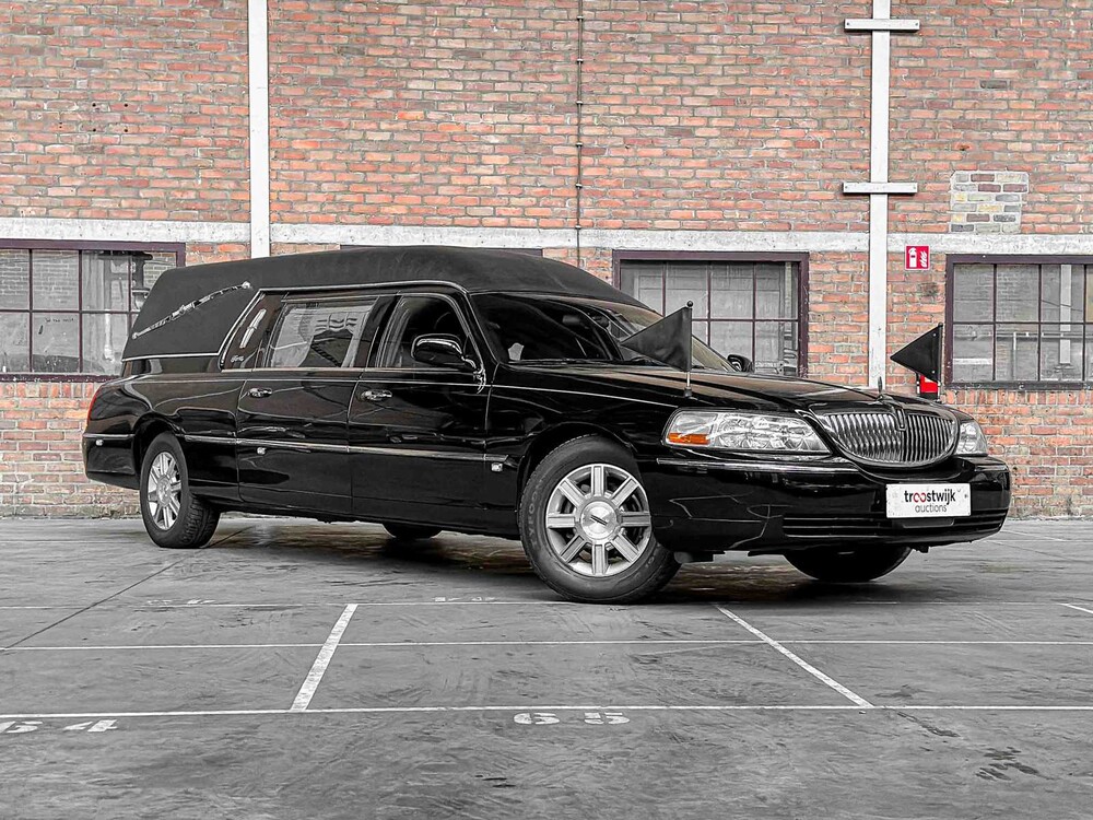 Lincoln Superior Coach Begrafenisauto Town Car 242pk 2009, 43-HRN-4 Youngtimer