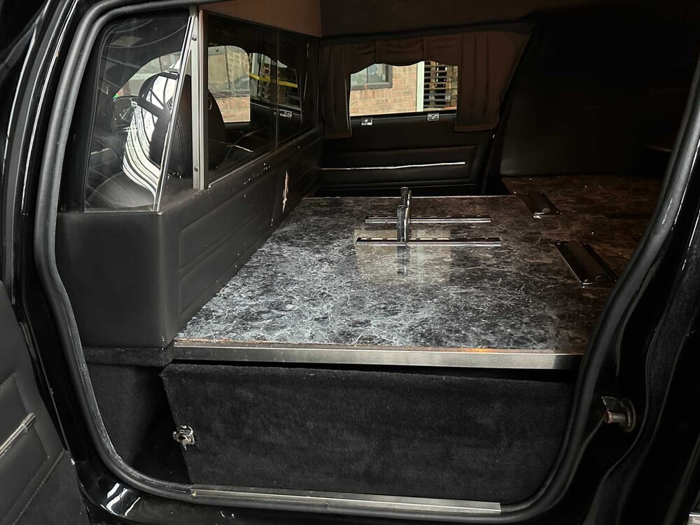 Lincoln Superior Coach Begrafenisauto Town Car 242pk 2009, 43-HRN-4 Youngtimer