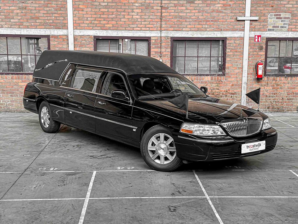 Lincoln Superior Coach Begrafenisauto Town Car 242pk 2009, 43-HRN-4 Youngtimer