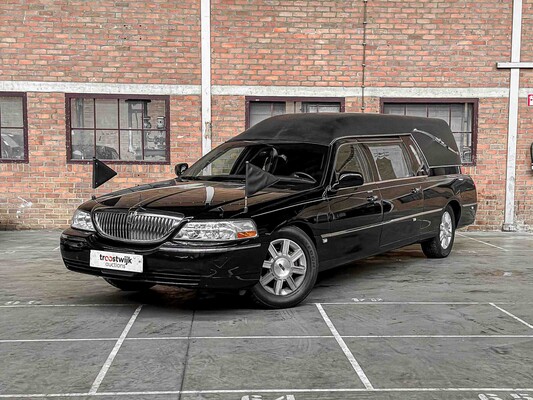 Lincoln Superior Coach Begrafenisauto Town Car 242pk 2009, 43-HRN-4 Youngtimer
