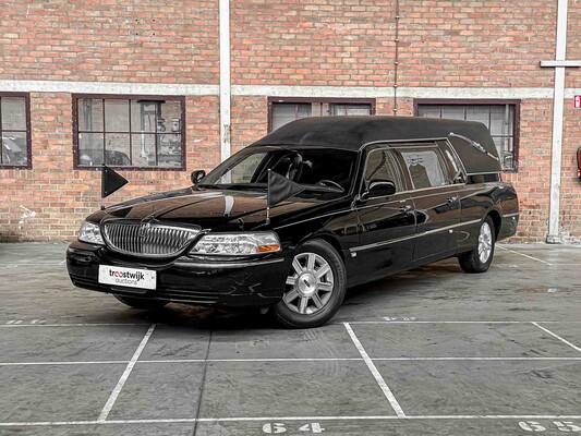 Lincoln Superior Coach Begrafenisauto Town Car 242pk 2009, 43-HRN-4 Youngtimer
