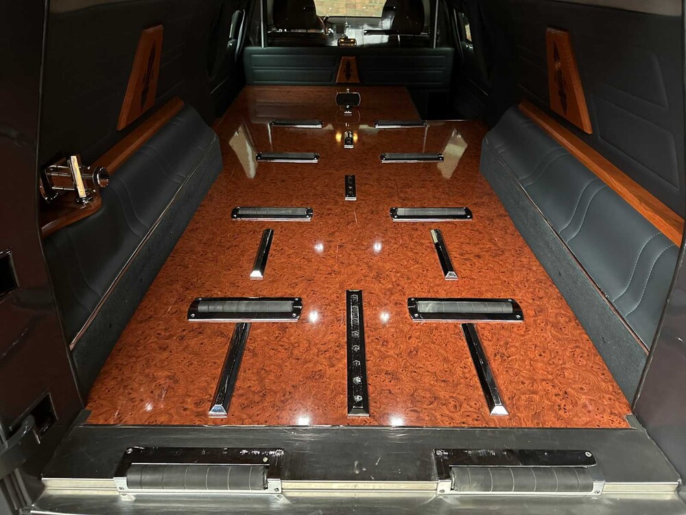 Cadillac DTS Superior Coach Begrafenisauto 305pk 2011, PP-415-P