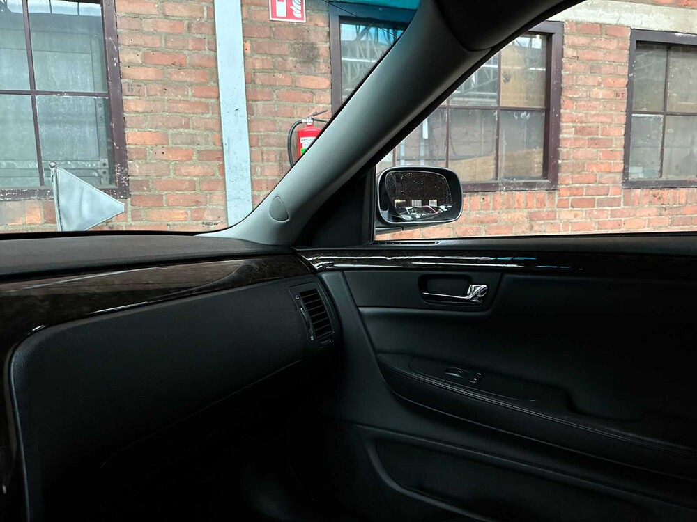 Cadillac DTS Superior Coach Begrafenisauto 305pk 2011, PP-415-P