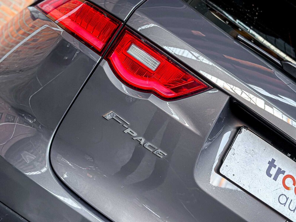 Jaguar F-PACE 2.0 Portfolio AWD 20d 2016 (origineel Nederlands)