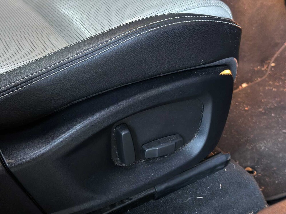 Jaguar F-PACE 2.0 Portfolio AWD 20d 2016 (origineel Nederlands)