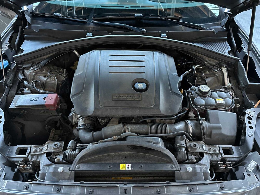 Jaguar F-PACE 2.0 Portfolio AWD 20d 2016 (origineel Nederlands)