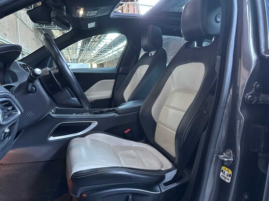 Jaguar F-PACE 2.0 Portfolio AWD 20d 2016 (origineel Nederlands)